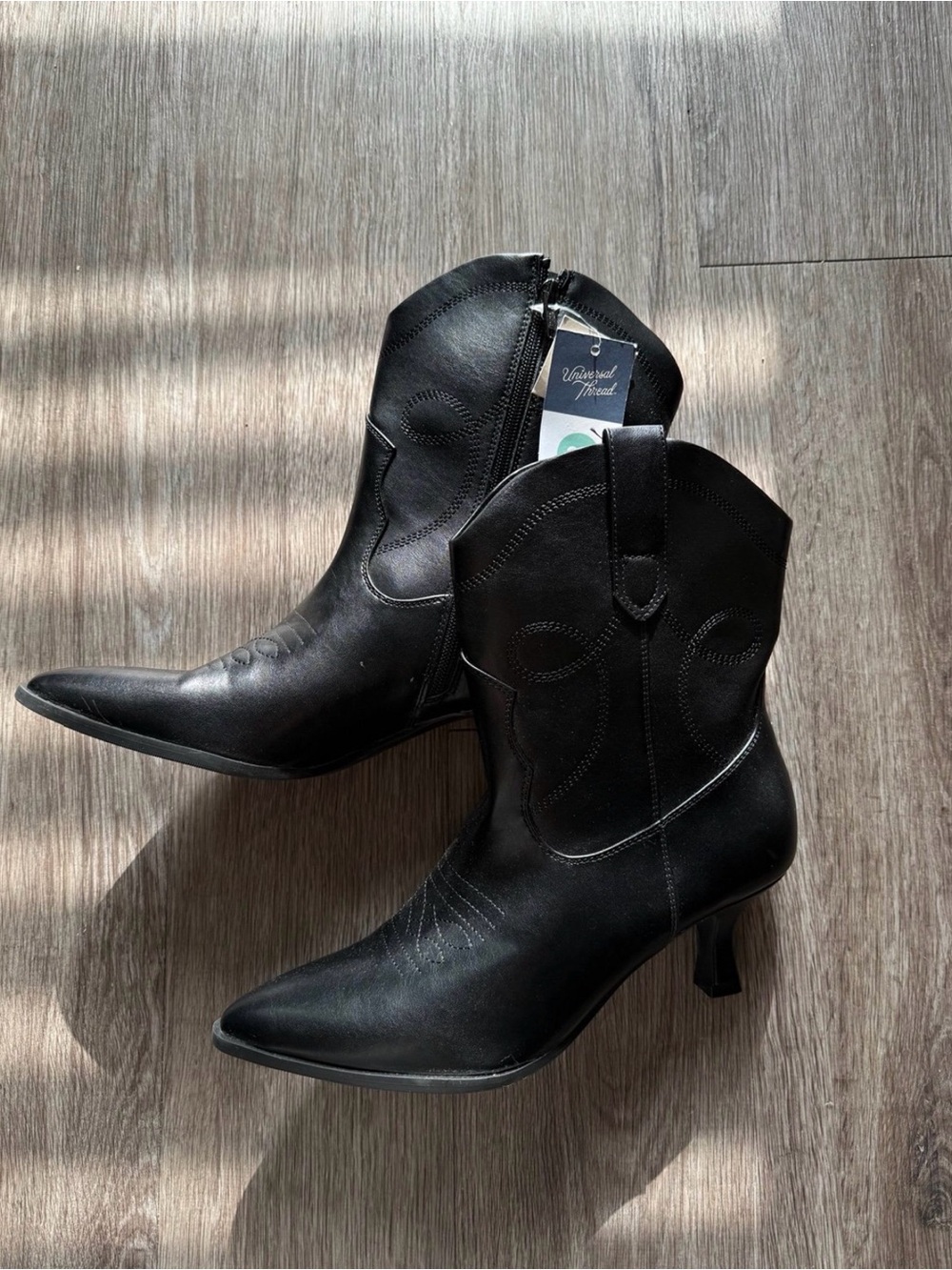 Western-Inspired Black Women's Pointed kitten Heel Boots